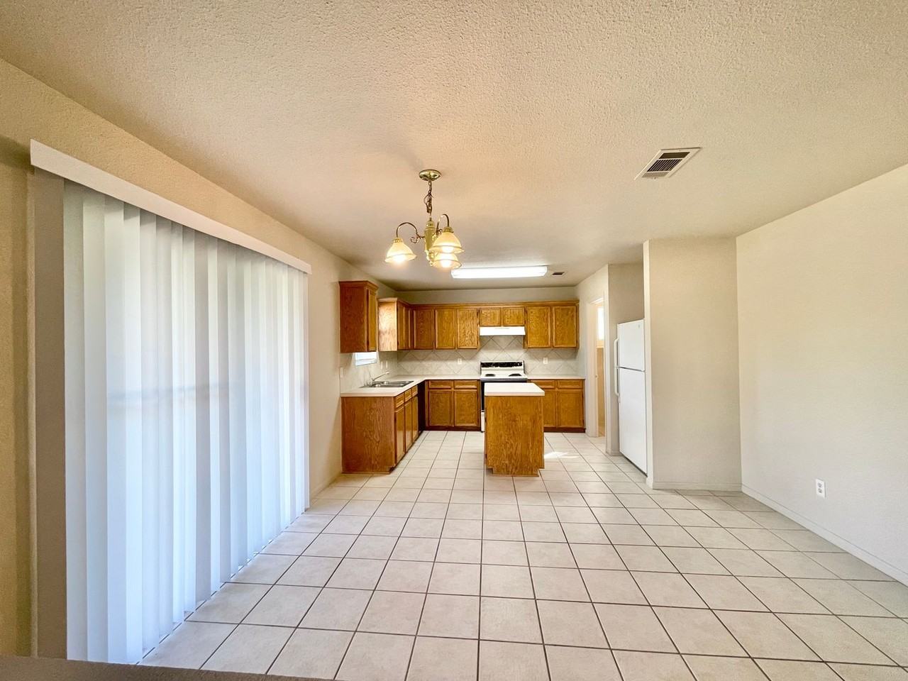 4008 Sunflower Dr - Photo 5 of 24