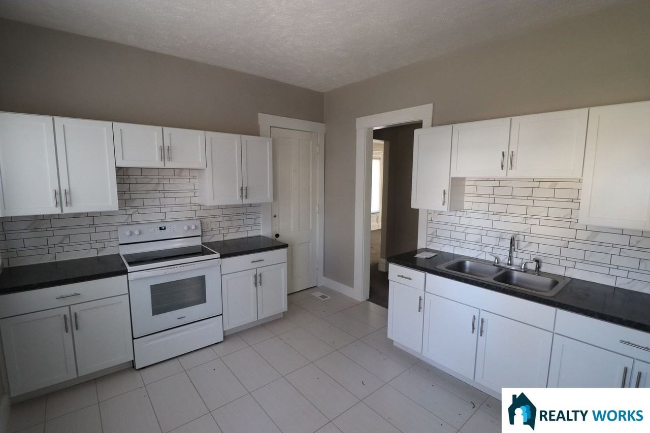 1844 D St - Photo 5 of 10