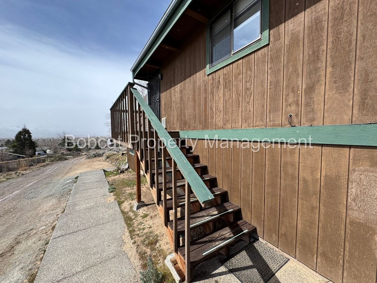 2130 Chipmunk Dr - Photo 3 of 50