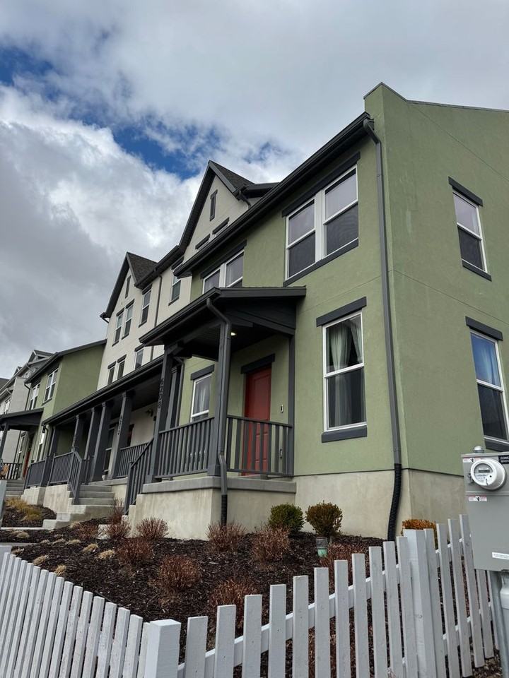 6208 W South Jordan Pkwy - Photo 2 of 40