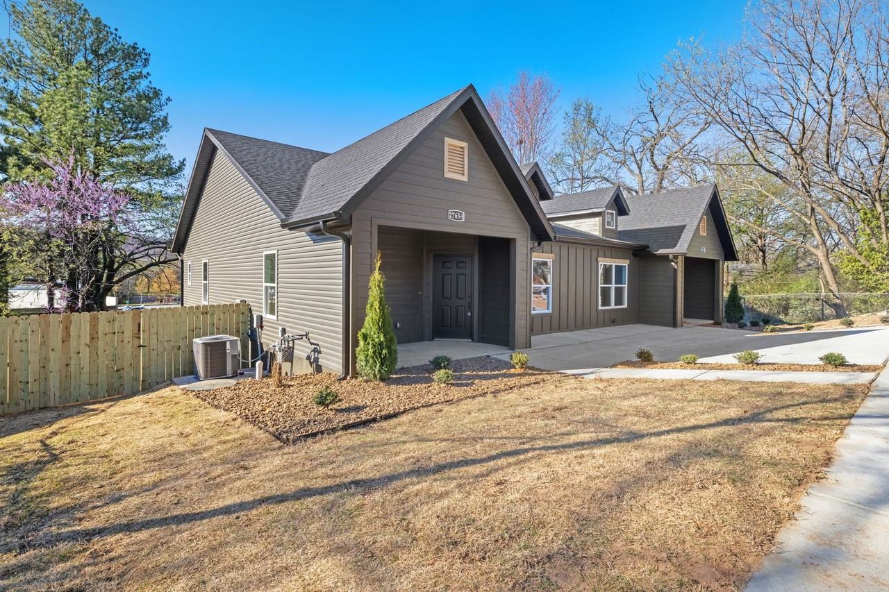 2763 W Rutledge Ln #2 - Photo 2 of 50