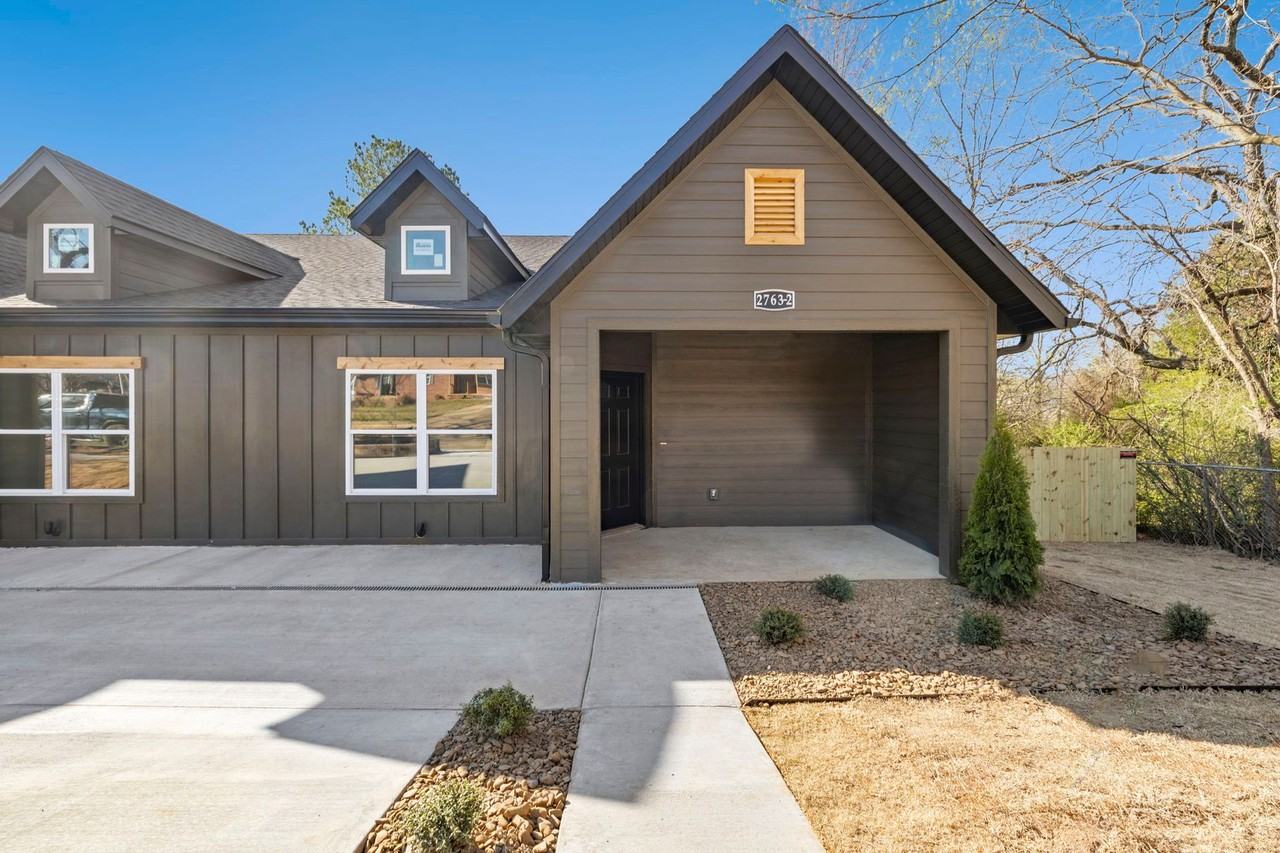 2763 W Rutledge Ln #2 - Photo 3 of 50