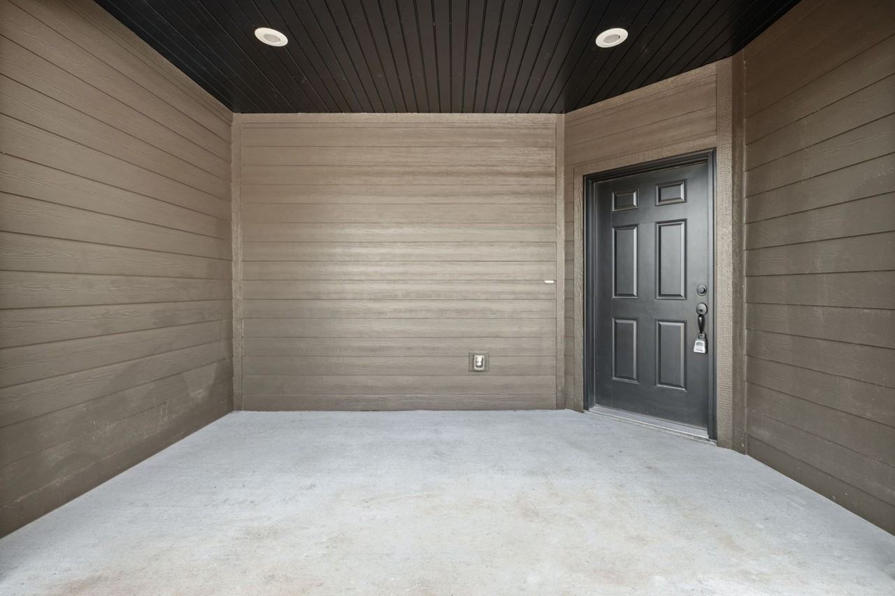 2763 W Rutledge Ln #2 - Photo 4 of 50