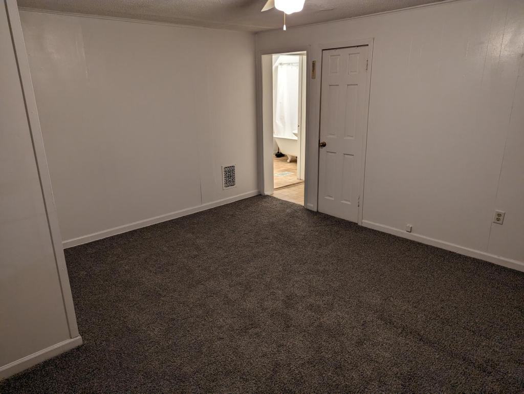 807 W Grove St #3 - Photo 2 of 11