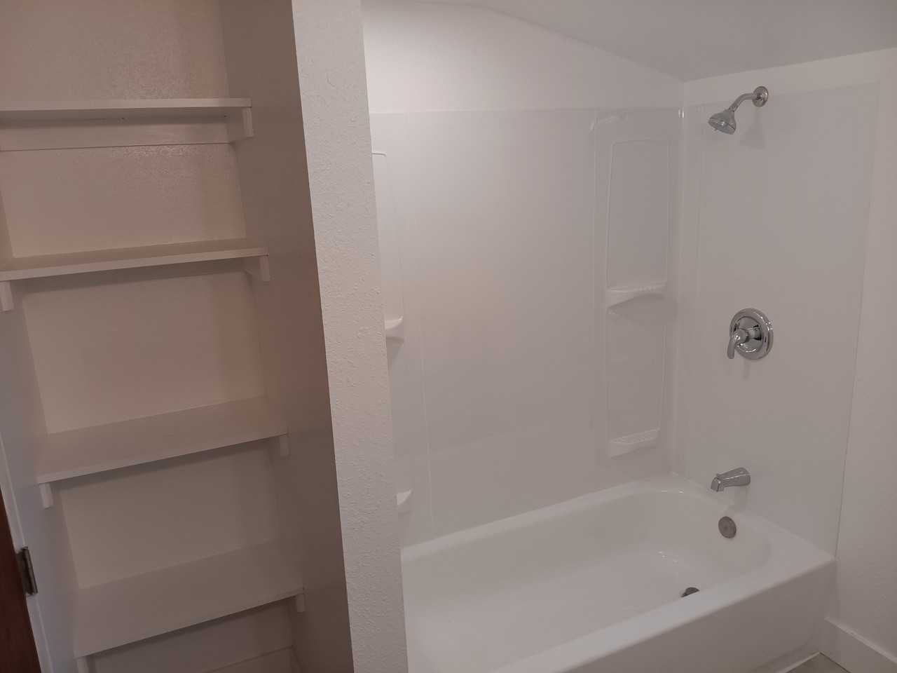 344 1/2 Warren Ave - Photo 5 of 13