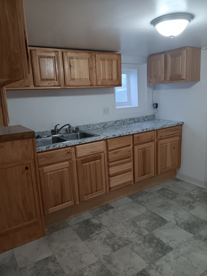 344 1/2 Warren Ave - Photo 5 of 13