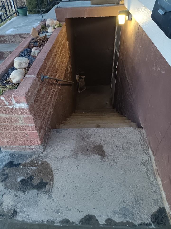 344 1/2 Warren Ave - Photo 2 of 13