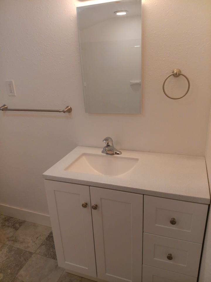 344 1/2 Warren Ave - Photo 7 of 13