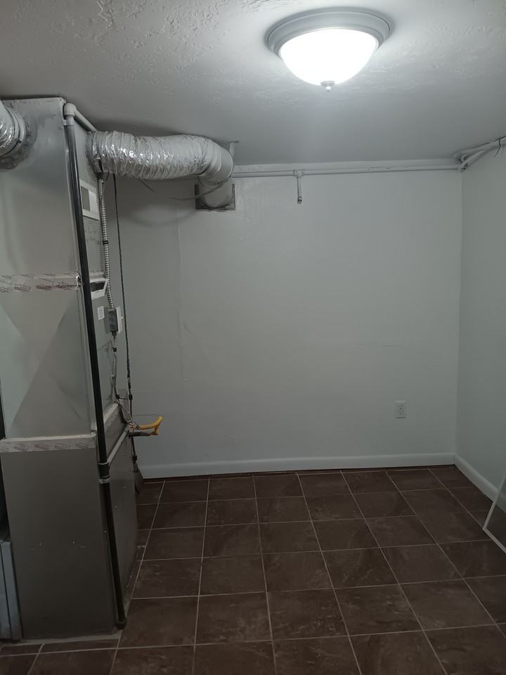 344 1/2 Warren Ave - Photo 2 of 13