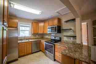 1017B Sw 2nd Pl - Photo 1 of 1