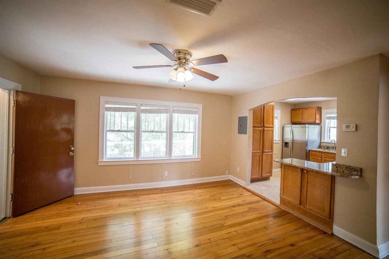 1017B Sw 2nd Pl - Photo 4 of 16