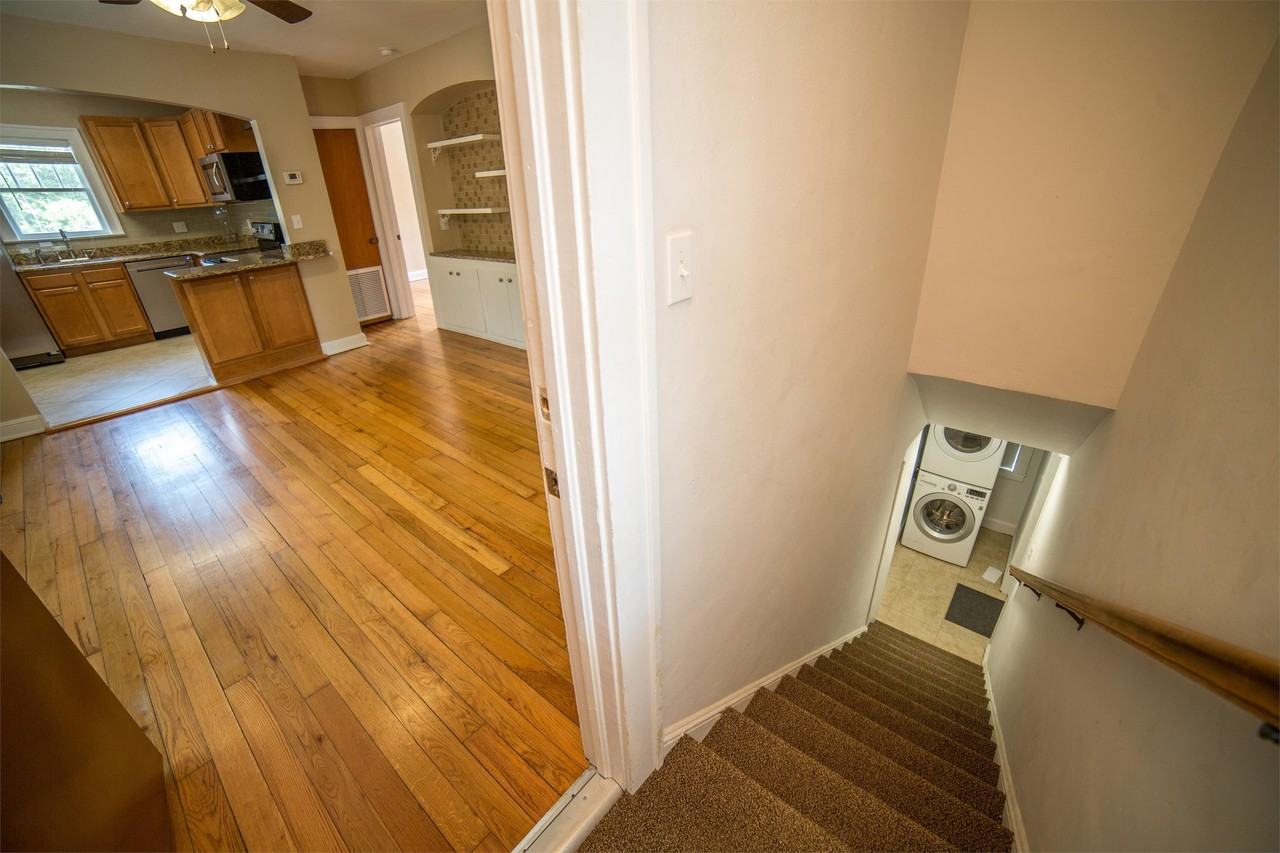 1017B Sw 2nd Pl - Photo 7 of 16