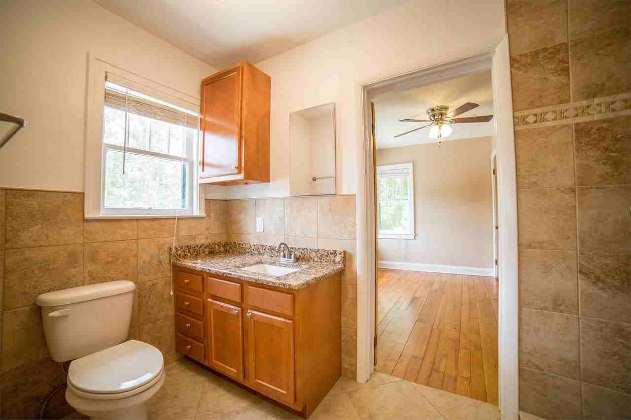 1017B Sw 2nd Pl - Photo 5 of 16