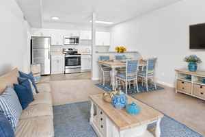 featured image of 1568 N King St