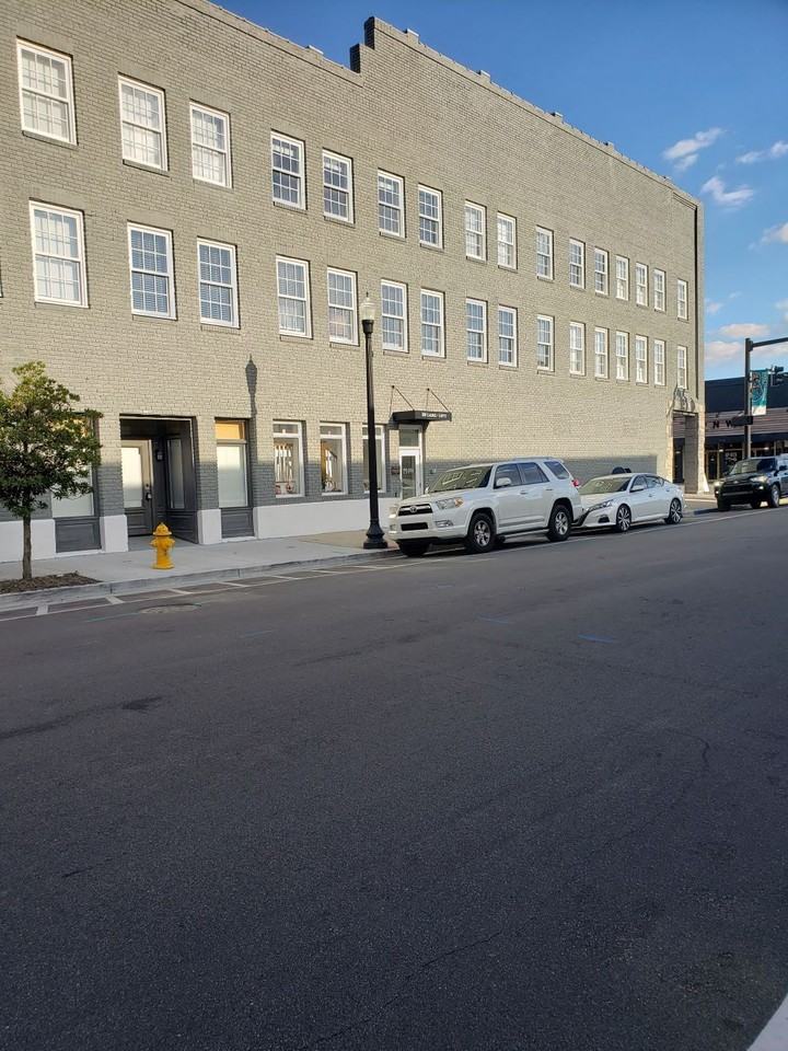 300 Laurel St #2 - Photo 5 of 19