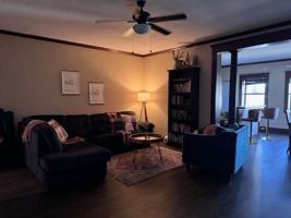 featured image of 216 E Kemp Ave #1