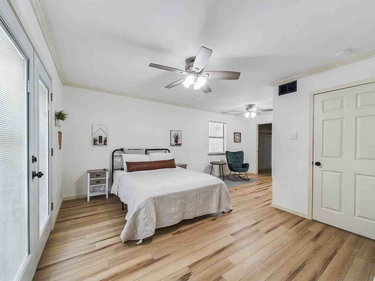 100 Teal Ln - Photo 4 of 11