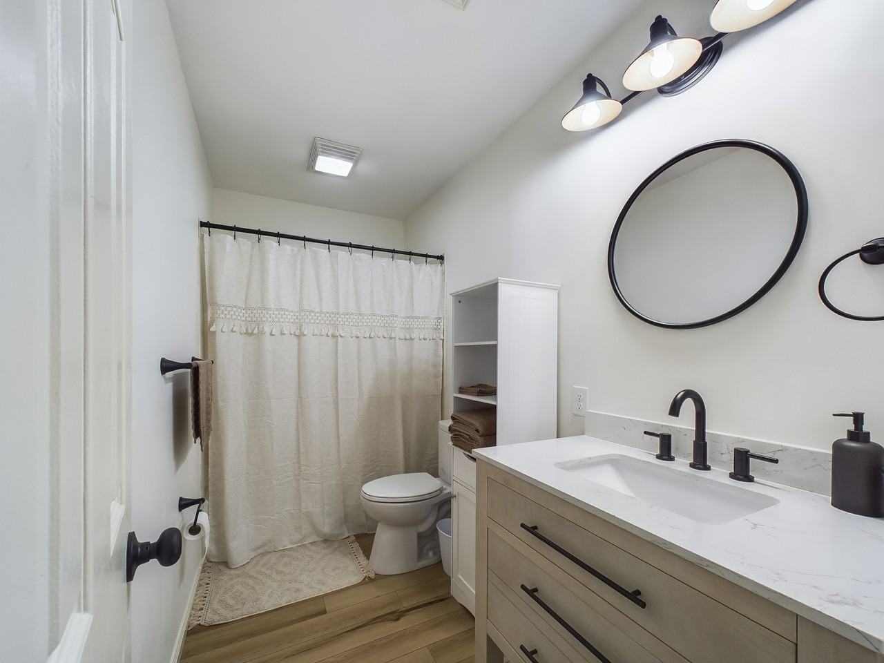 100 Teal Ln - Photo 3 of 11