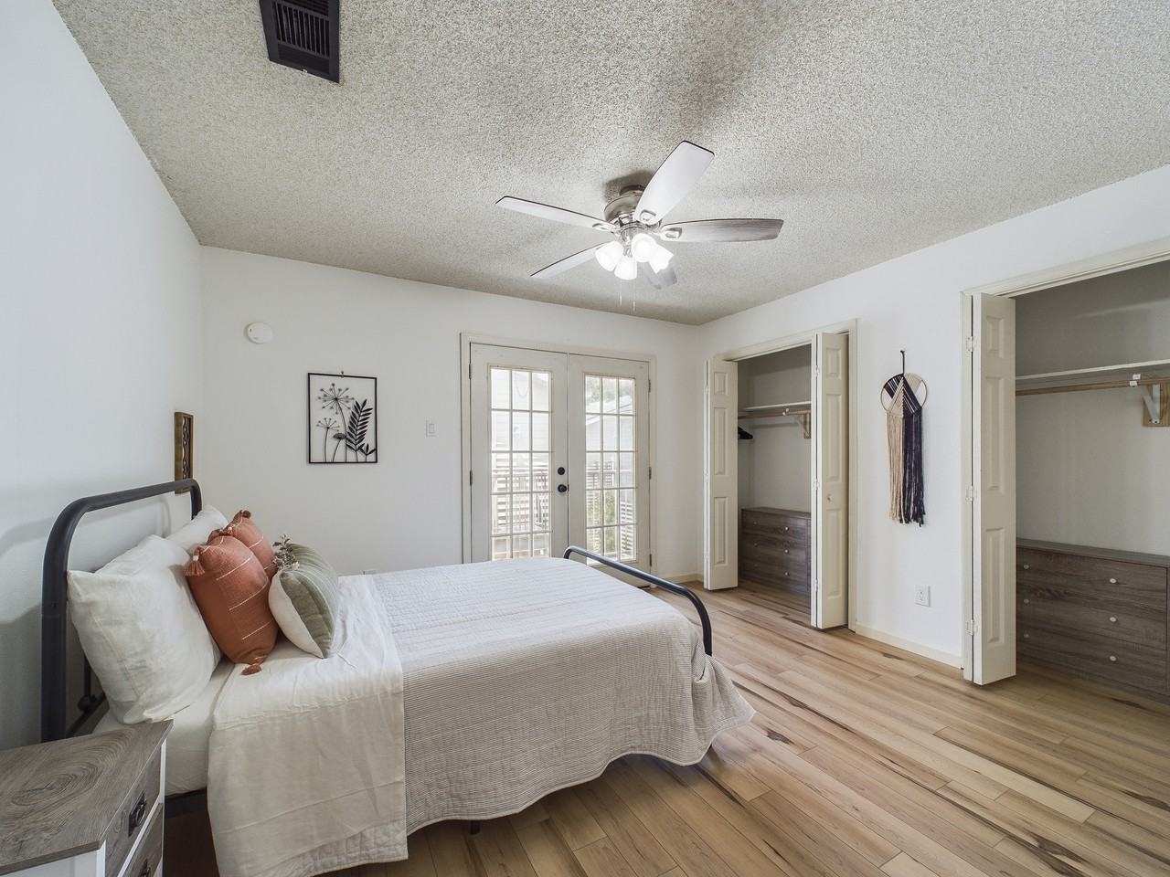 100 Teal Ln - Photo 6 of 11