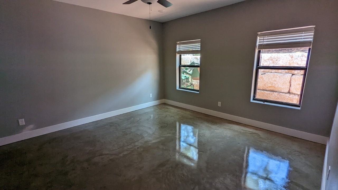 1213 Oak Dr #105 - Photo 2 of 11