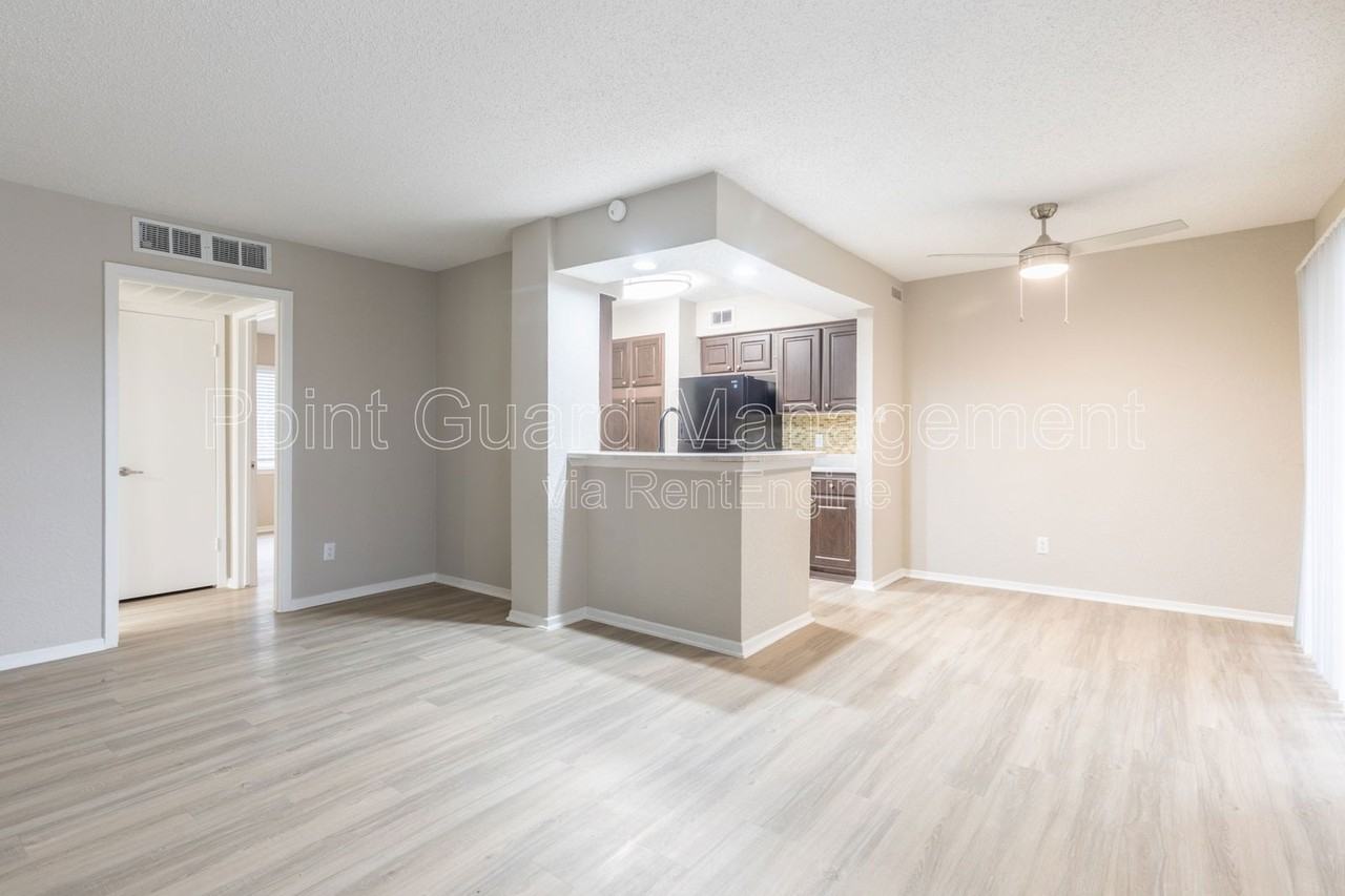 2278 Ridgmar Plz #85