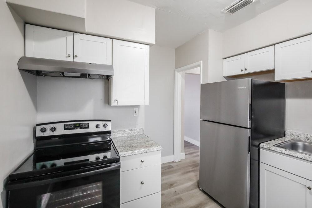 381 Carolina Ave - Photo 7 of 16