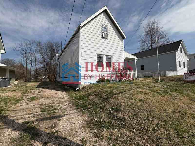 3023 Claremont Ave - Photo 2 of 21