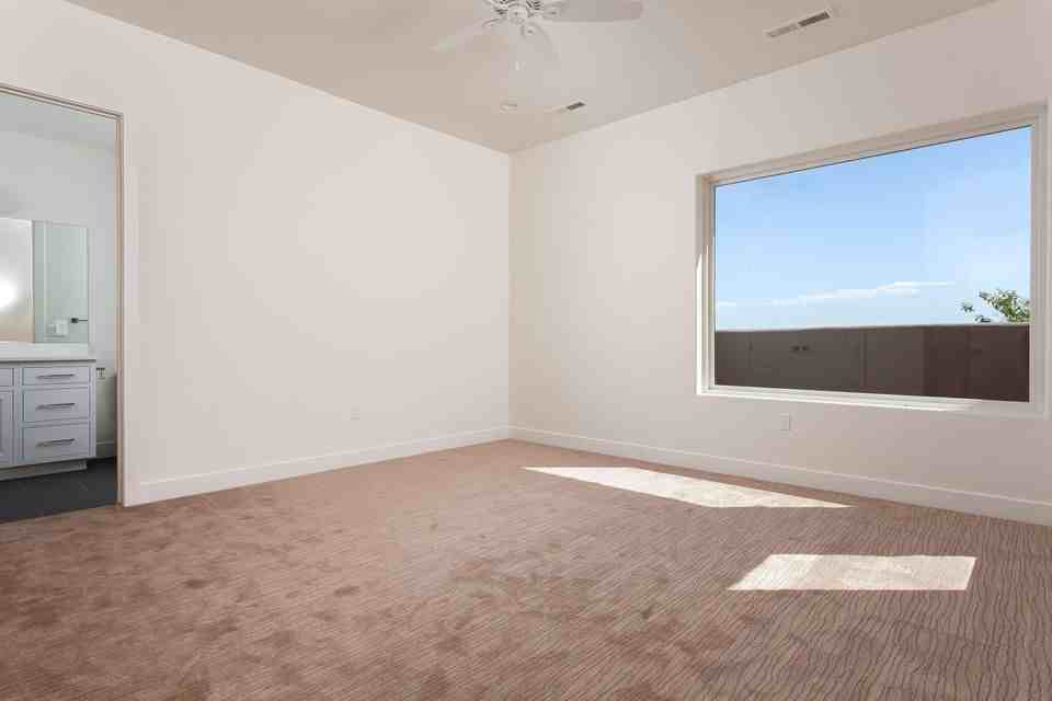 819 E Palisades Cir - Photo 3 of 16