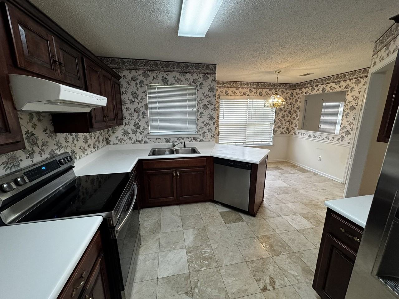 801 Hopeton Ct - Photo 7 of 20
