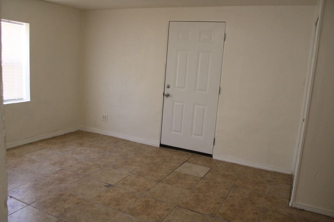 6240 Cleveland Ave - Photo 3 of 14