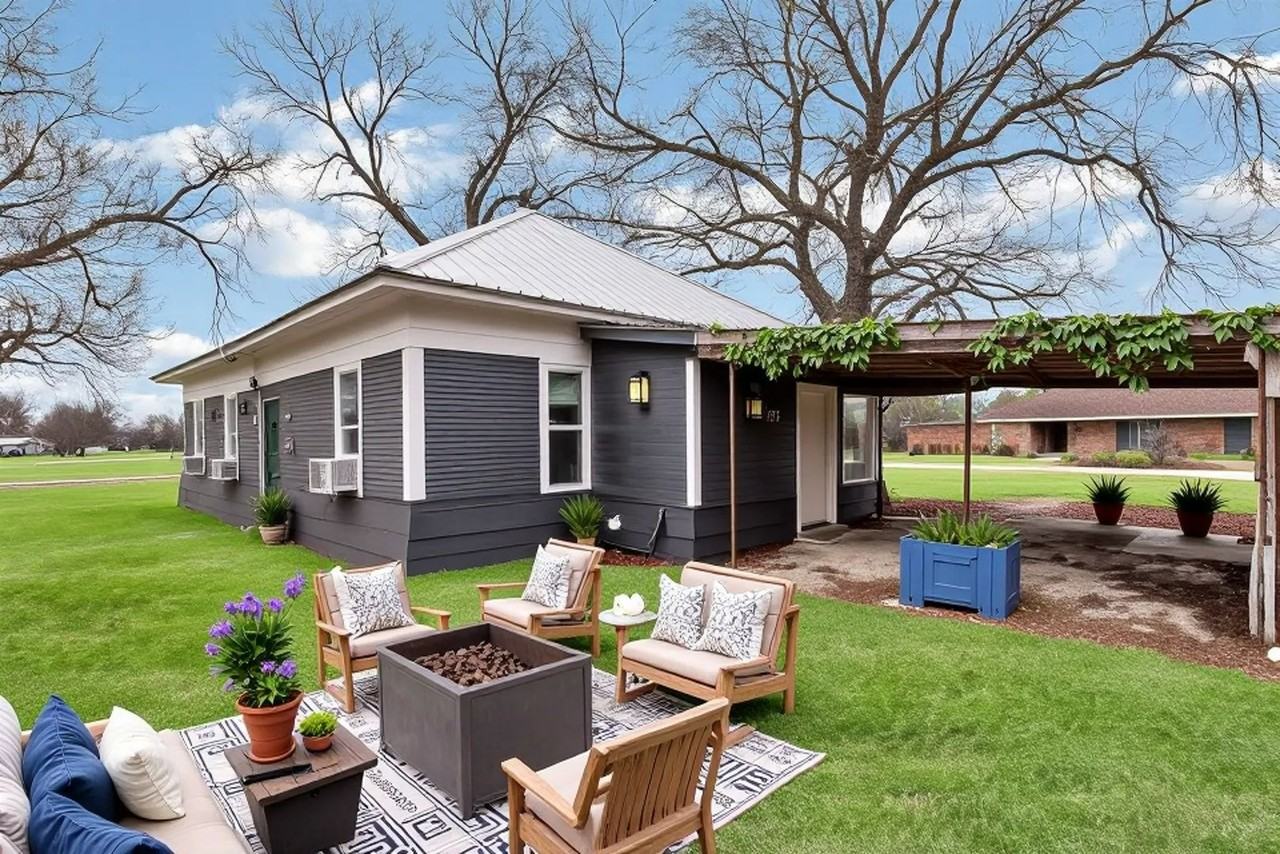 408 W Washington Ave - Photo 3 of 29