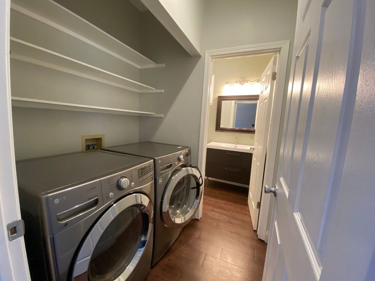 8940 Cypress View Way - Photo 6 of 25