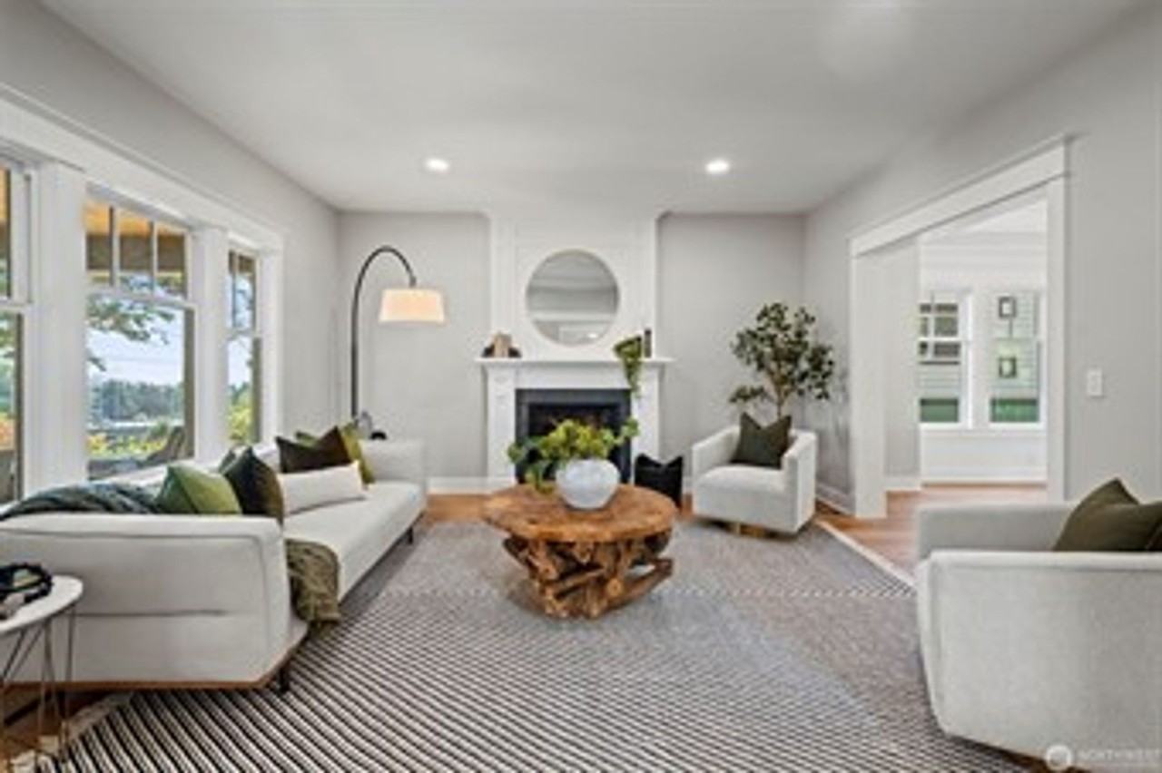 4539 5th Ave Ne - Photo 3 of 13