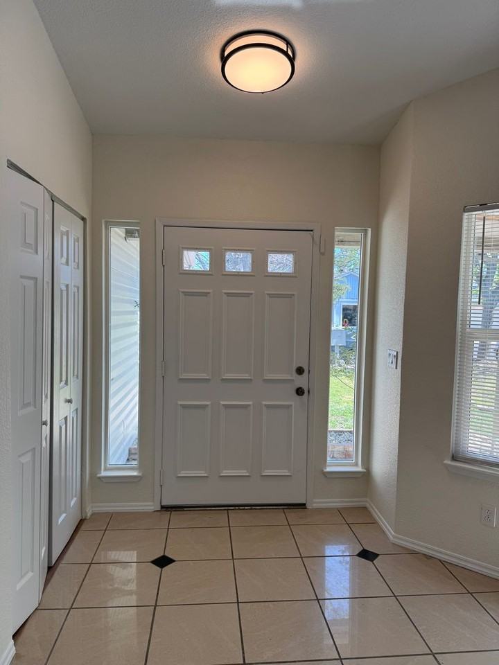 604 Carpenter Way - Photo 2 of 19