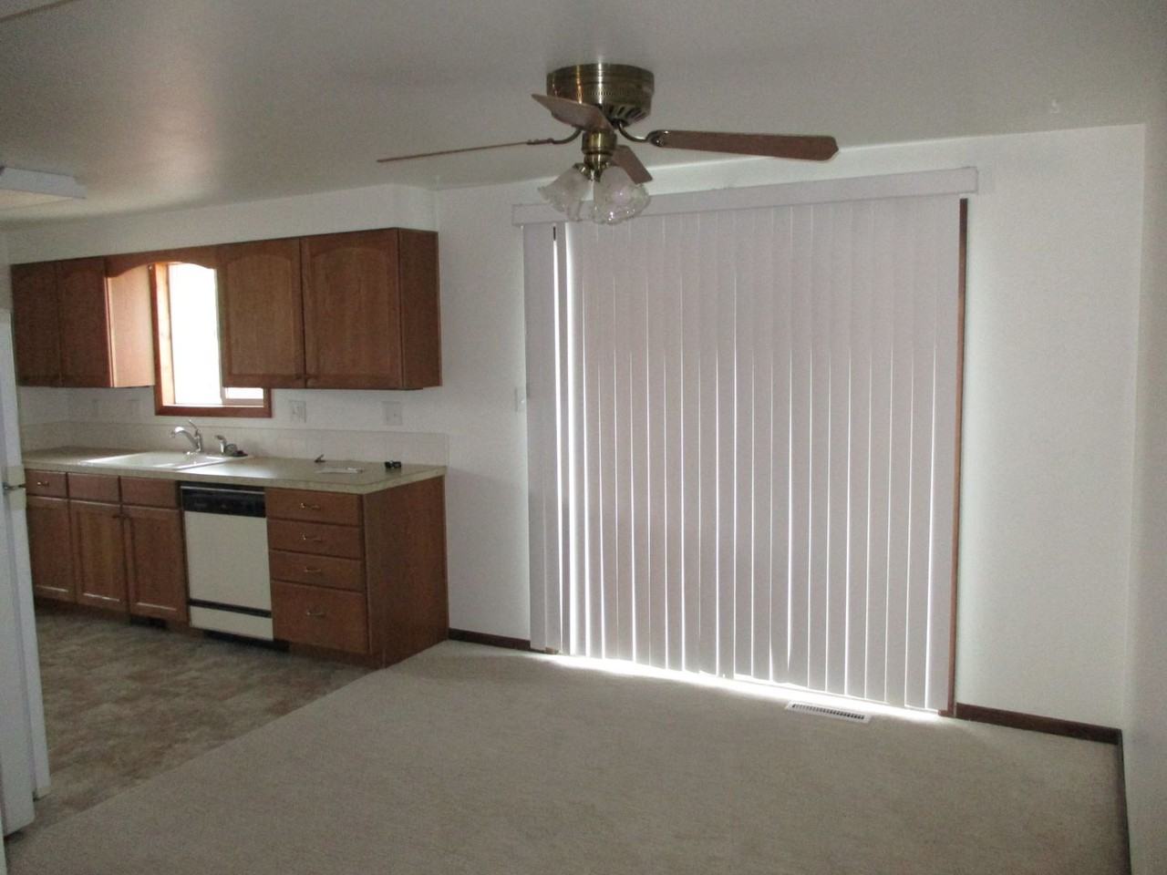 3422 Sheridan Ave - Photo 7 of 16
