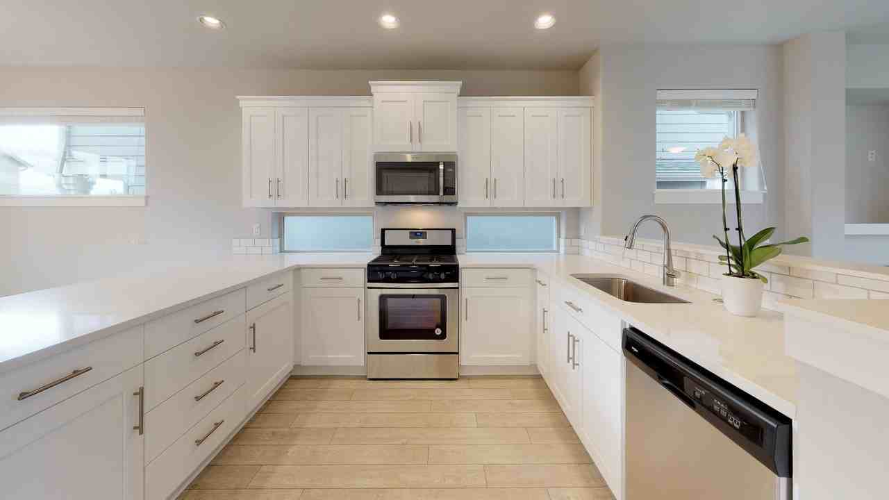 5242 Se Thornapple St - Photo 5 of 22