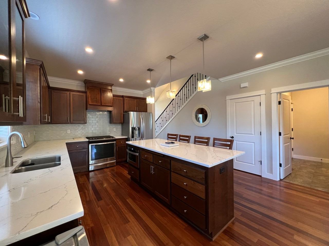 926 Robin Hood Ave - Photo 7 of 48