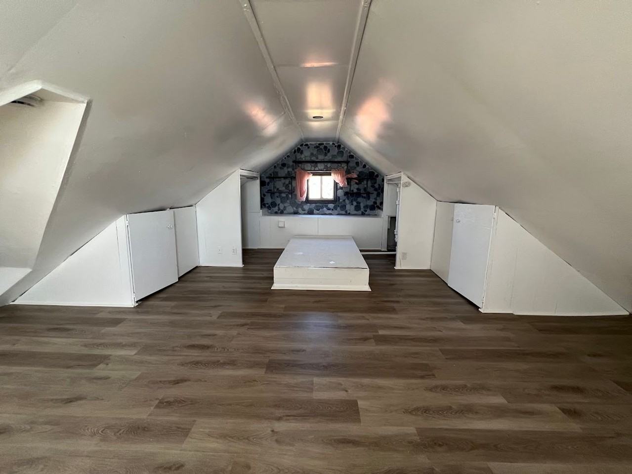 2256 Benton Ave - Photo 2 of 9