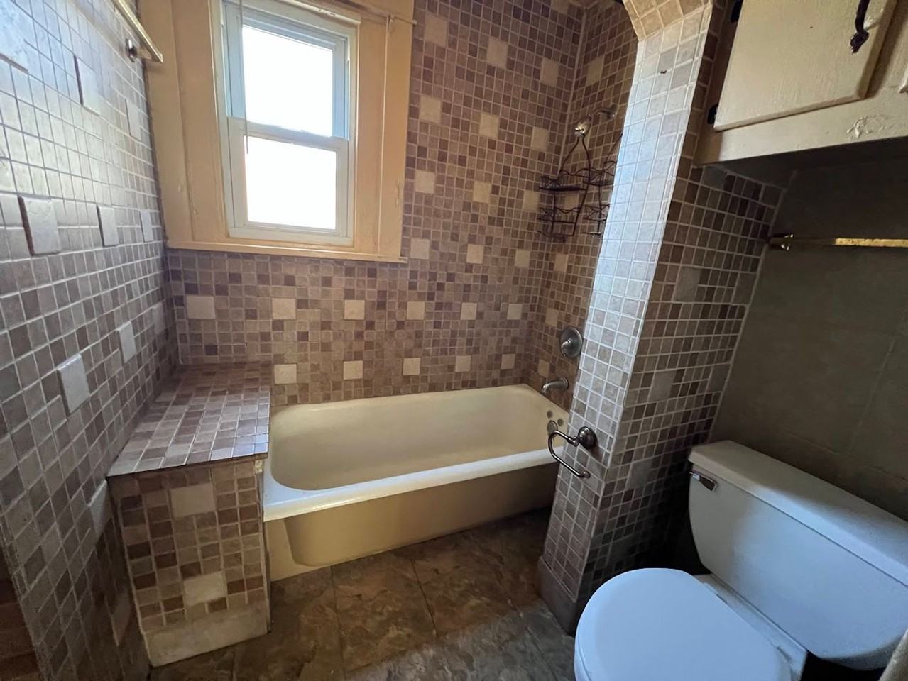 2256 Benton Ave - Photo 3 of 9