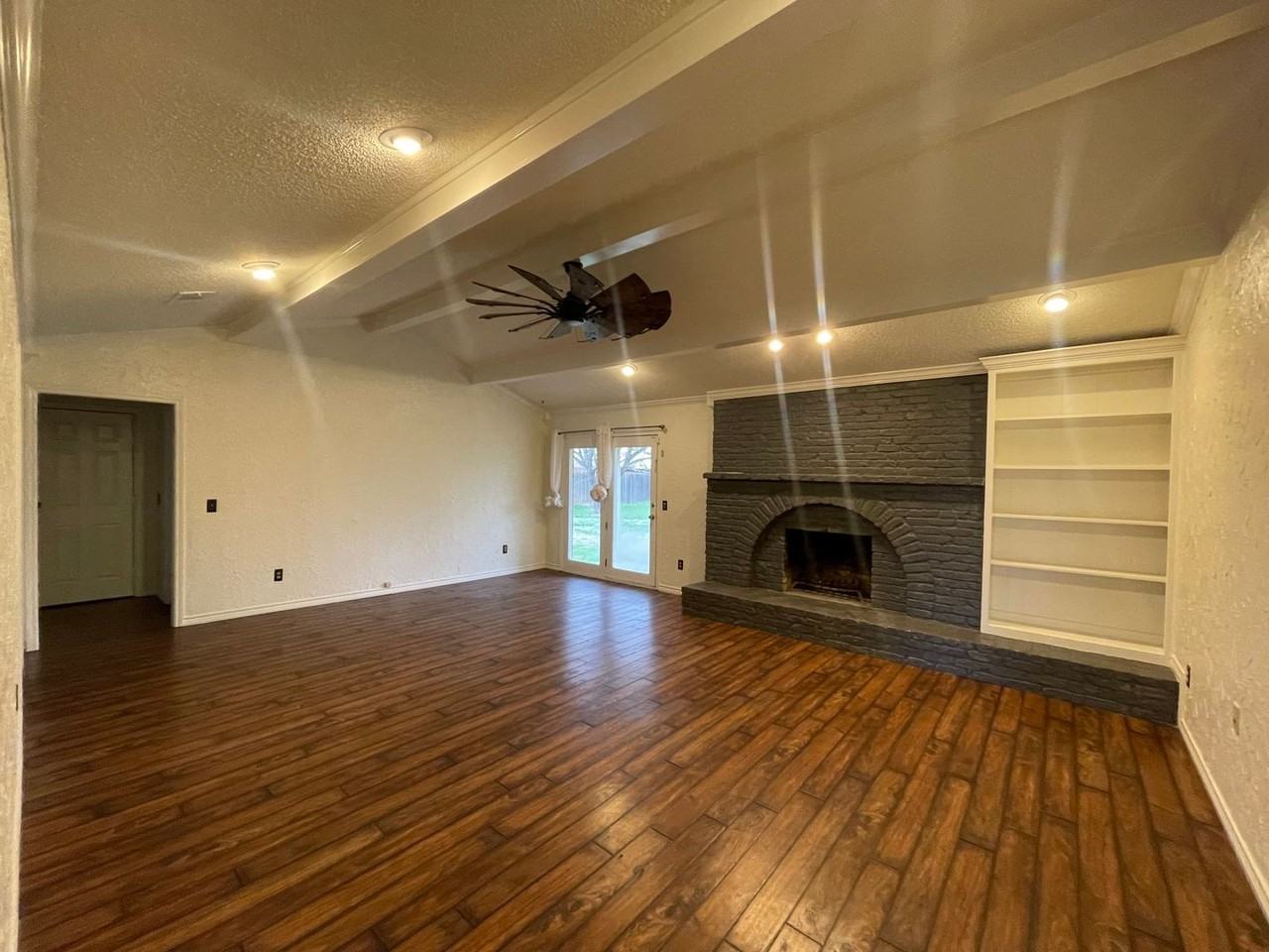 8 Cottonwood Ln - Photo 3 of 14
