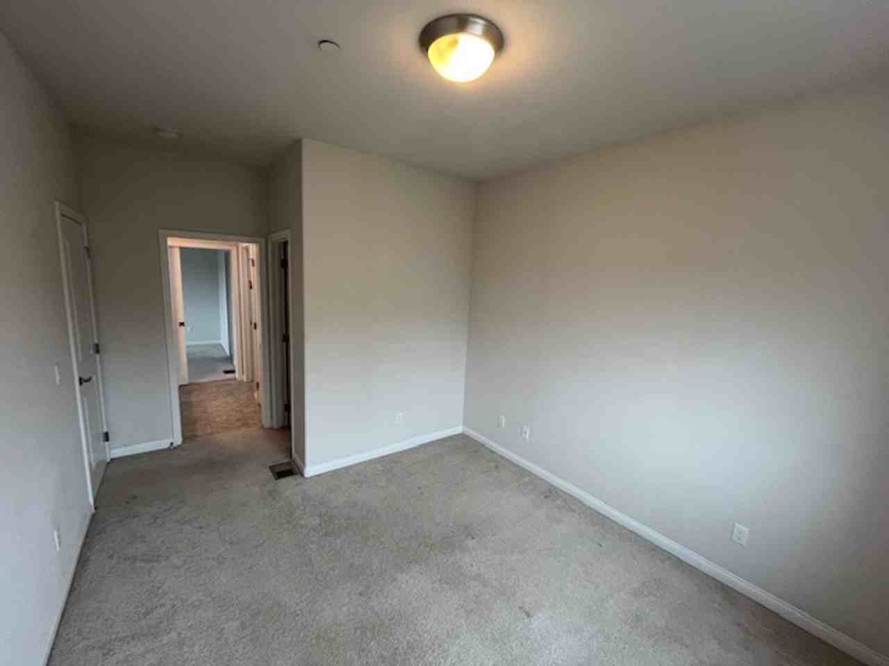 877 Humbert Ave - Photo 5 of 11