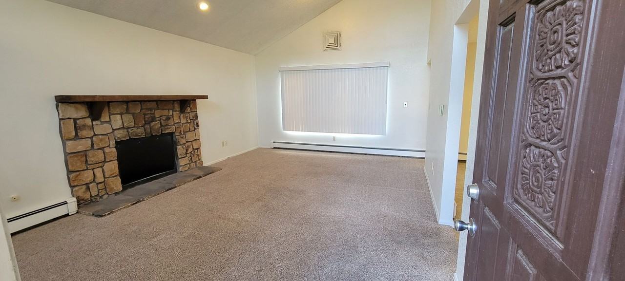 376 1/2 Ridge View Dr - Photo 3 of 23