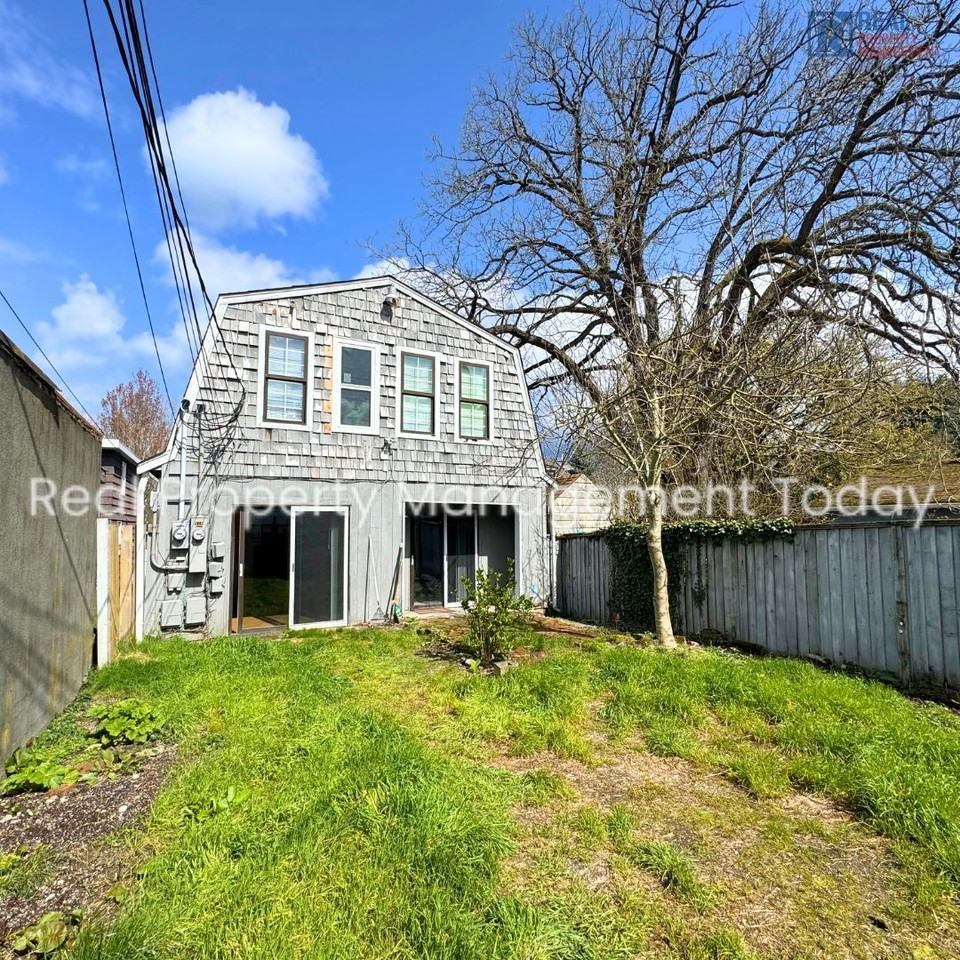 514 and 516 N K St - Photo 2 of 29