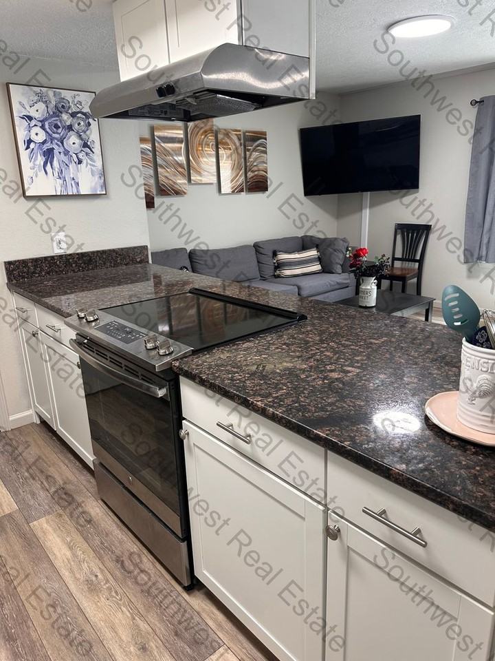 3508 Adenmor Ct Apt B - Photo 5 of 19