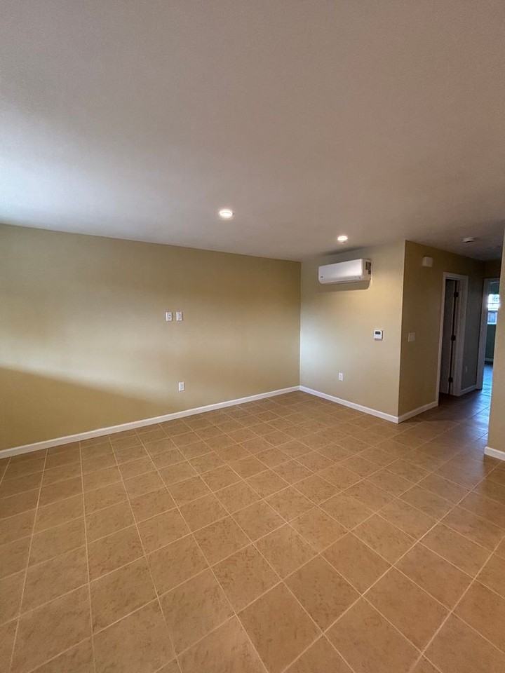 691 Welburn Ave - Photo 4 of 12