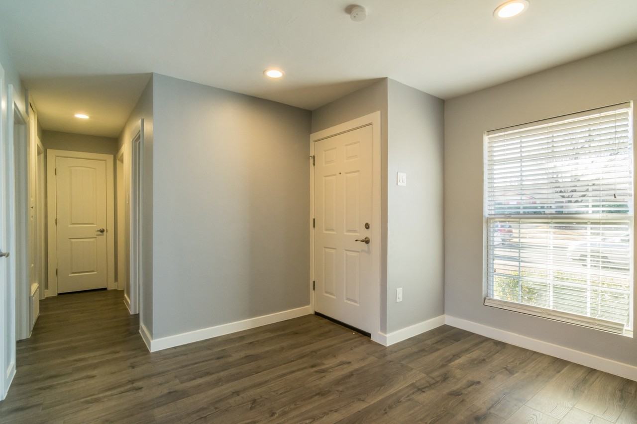 1906 Curtis Dr - Photo 2 of 22