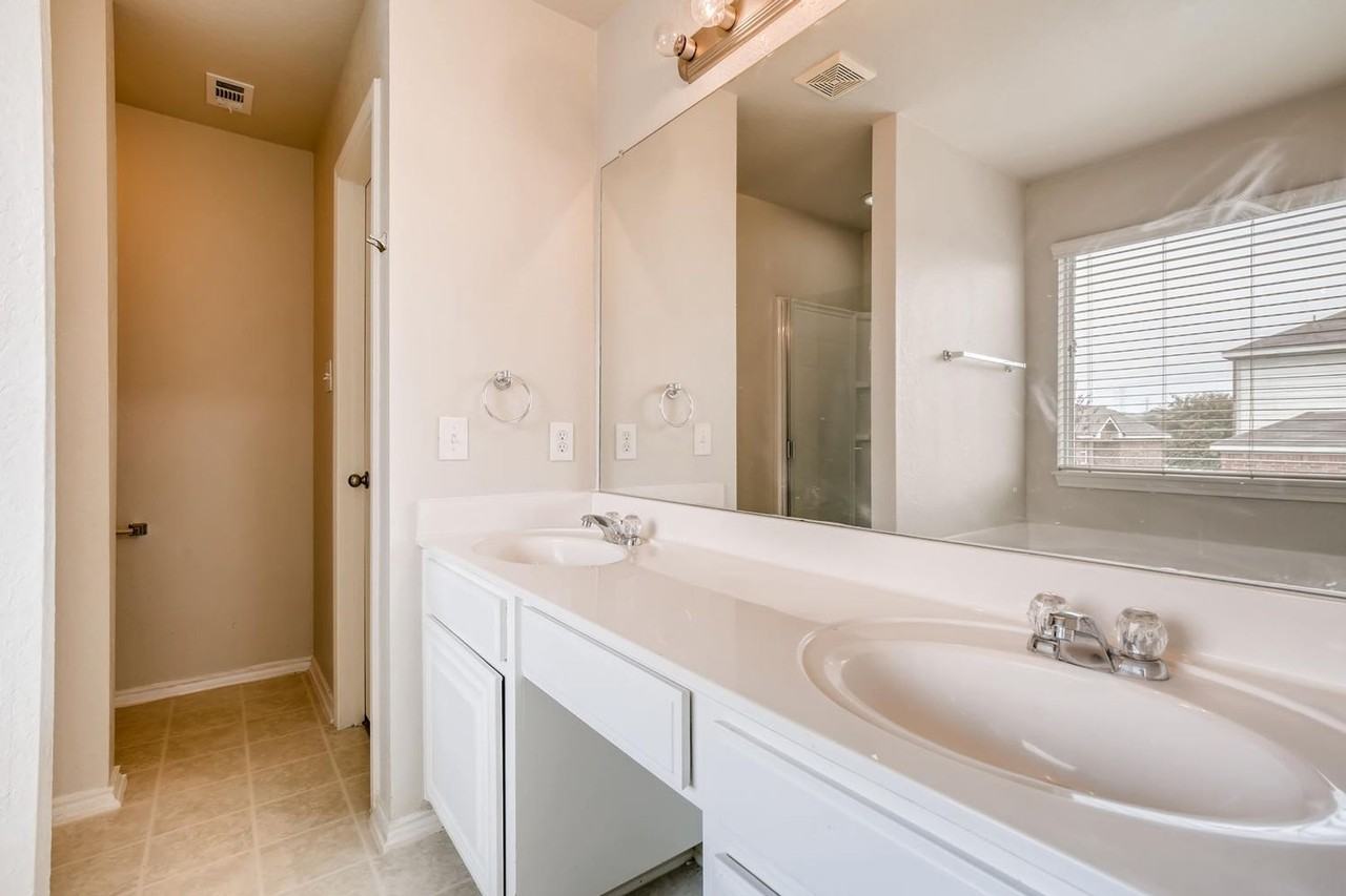 6427 Ithaca Fls - Photo 7 of 11