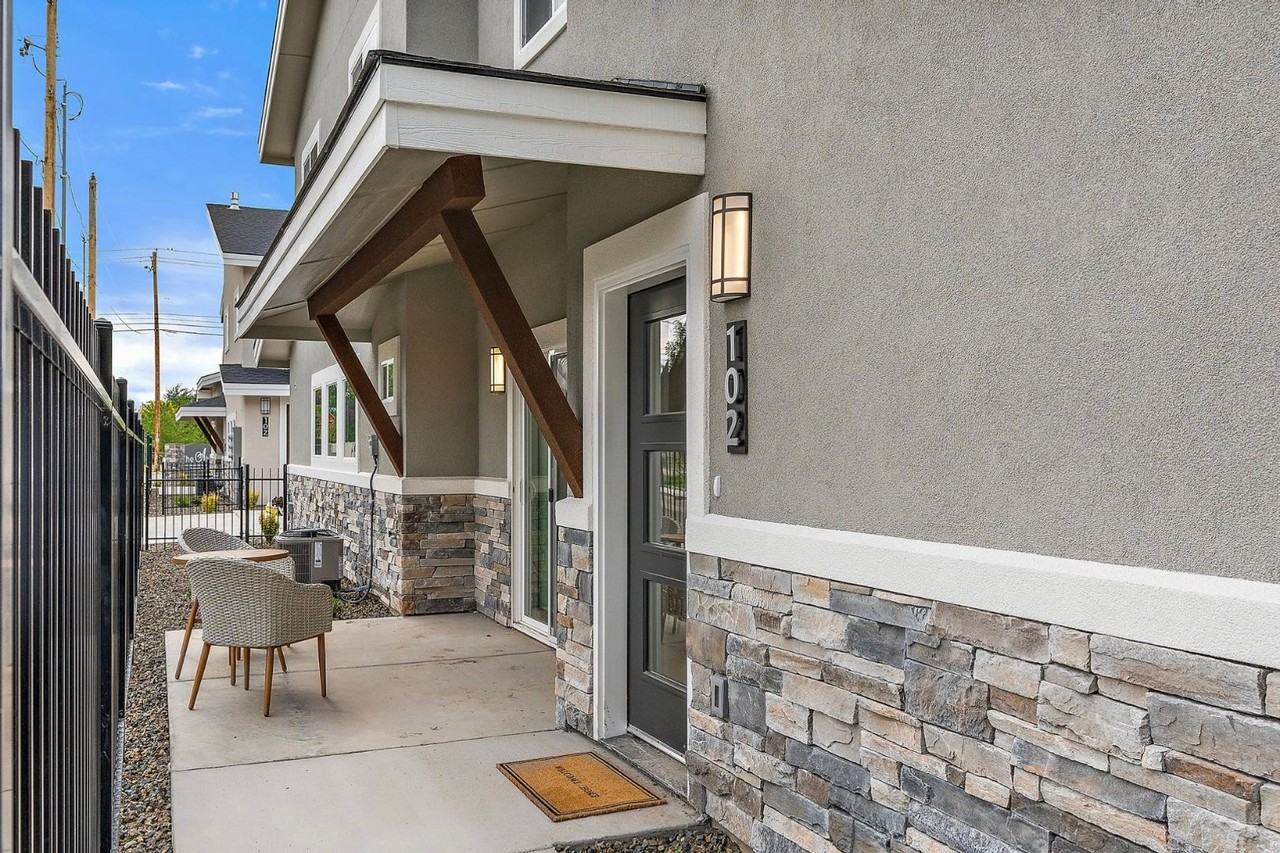 8965 W Irving St - Photo 6 of 50