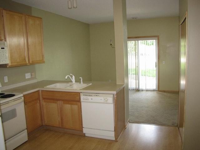6844 Meadow Grass Ln S - Photo 3 of 12