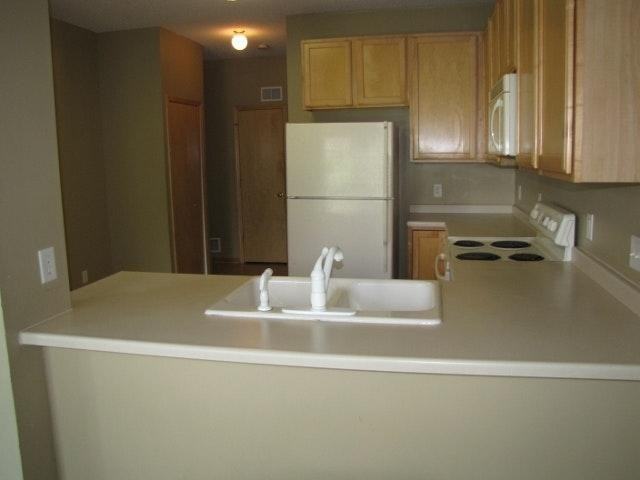 6844 Meadow Grass Ln S - Photo 4 of 12
